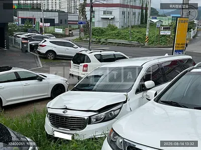 Photo 1 of 17: 2016 Kia Carnival, VIN KNAMC81ABHS306861 — Korean insurance auction