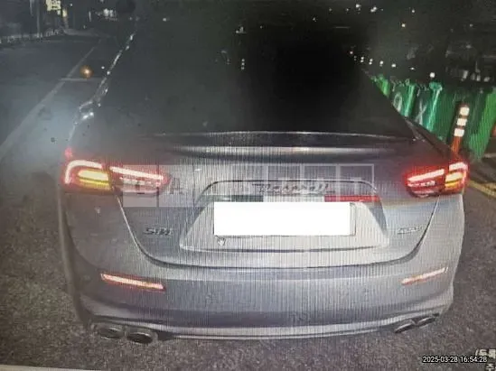 Photo 2 of 6: 2018 Maserati Ghibli — Korean insurance auction