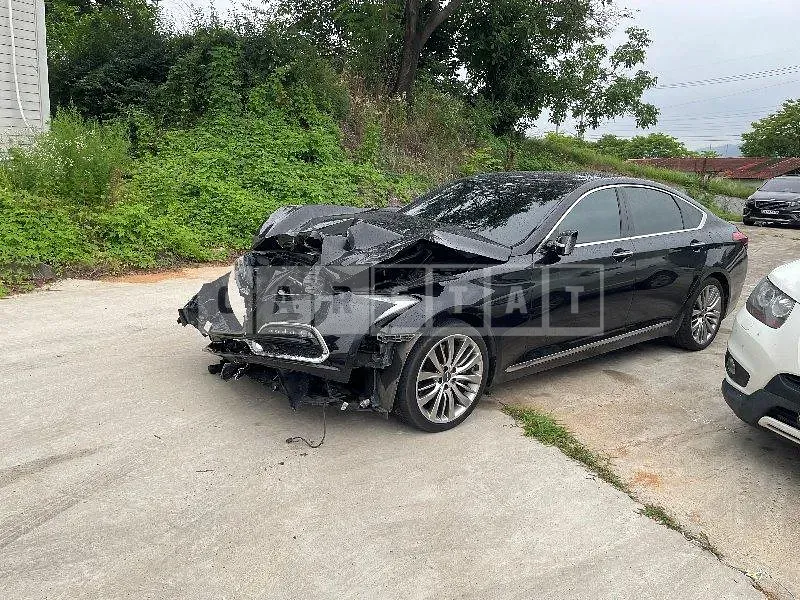 Photo 2 of 11: 2017 Genesis G80 3.3 — Korean insurance auction