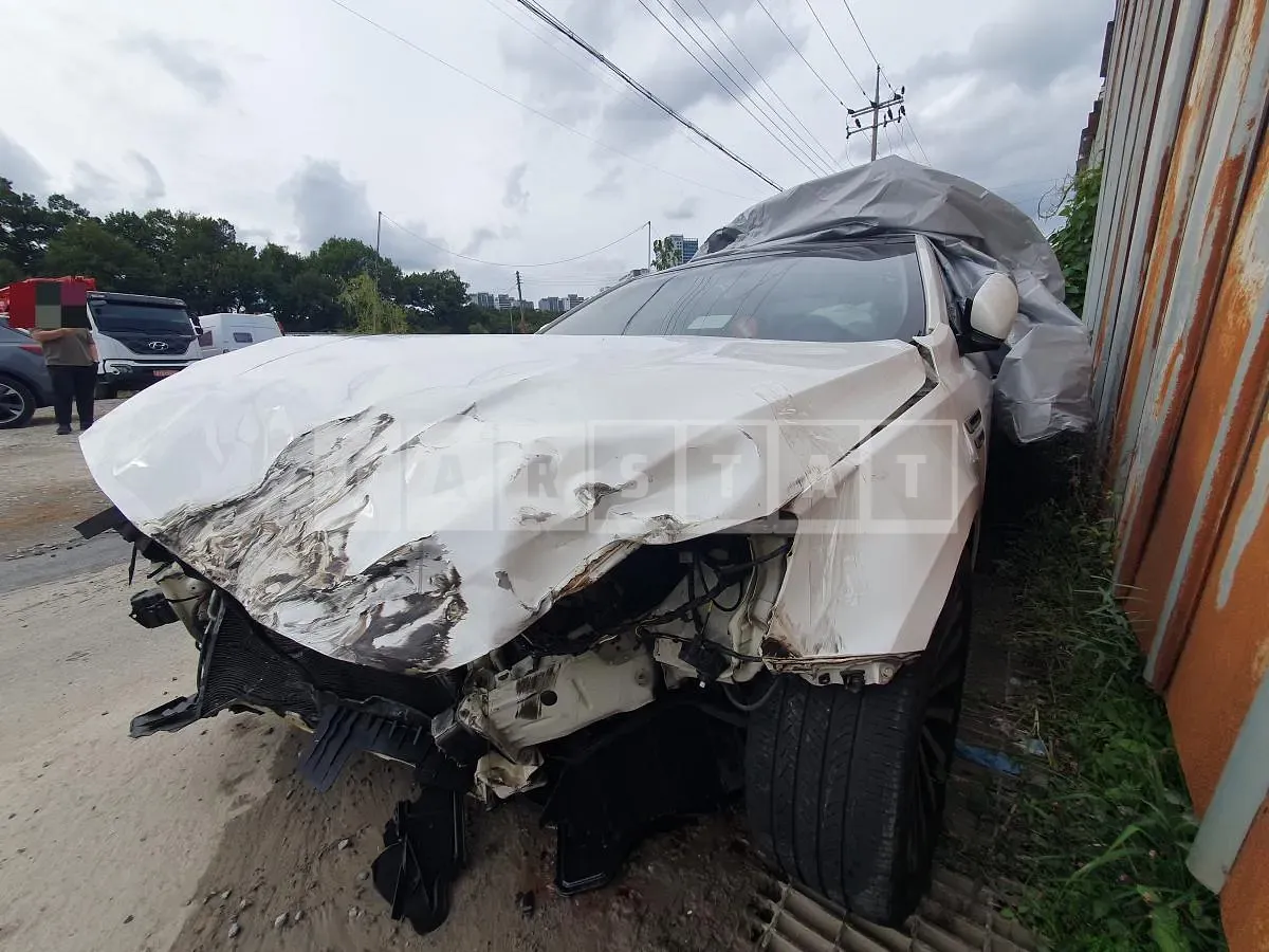 Photo 2 of 5: 2015 Kia K7 — Korean insurance auction