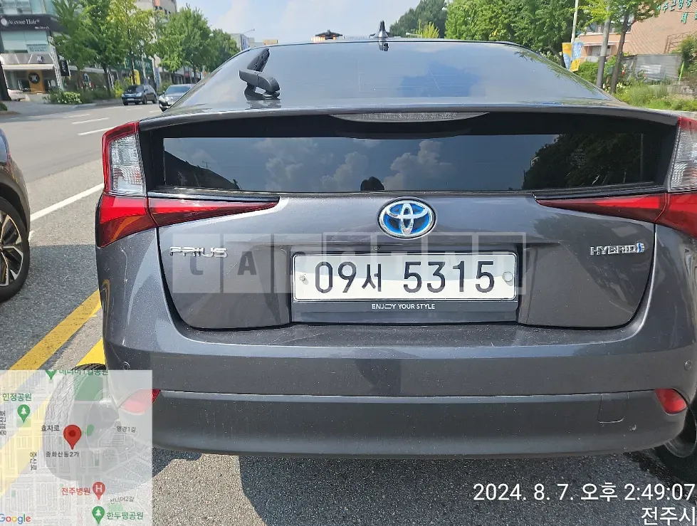 Photo 2 of 9: 2019 Toyota Prius — Korean insurance auction