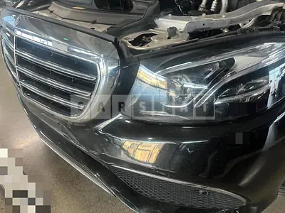 Photo 1 of 1: 2017 Mercedes-Benz (parts) E300 4Matic Headlamp, VIN WDDZF4KB2HA208369 — Korean insurance auction