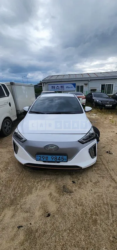 Photo 1 of 4: 2018 Hyundai IONIQ Electric, VIN KMHC851HFKU032464 — Korean insurance auction