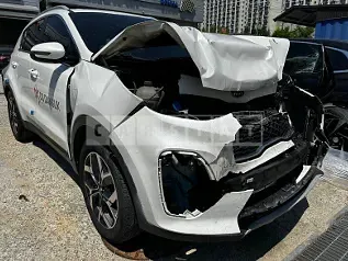 Photo 2 of 17: 2020 Kia Sportage — Korean insurance auction