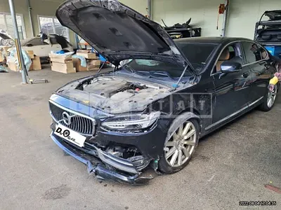 Photo 1 of 36: 2017 Volvo S90 T5, VIN YV1PS102DH1012733 — Korean insurance auction