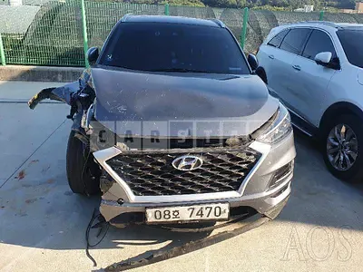 Photo 1 of 40: 2019 Hyundai Tucson, VIN KMHJ3817GKU946256 — Korean insurance auction