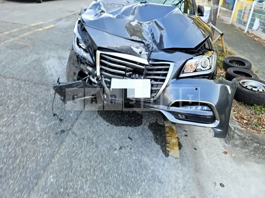 Photo 2 of 10: 2018 Genesis G80 3.3 — Korean insurance auction