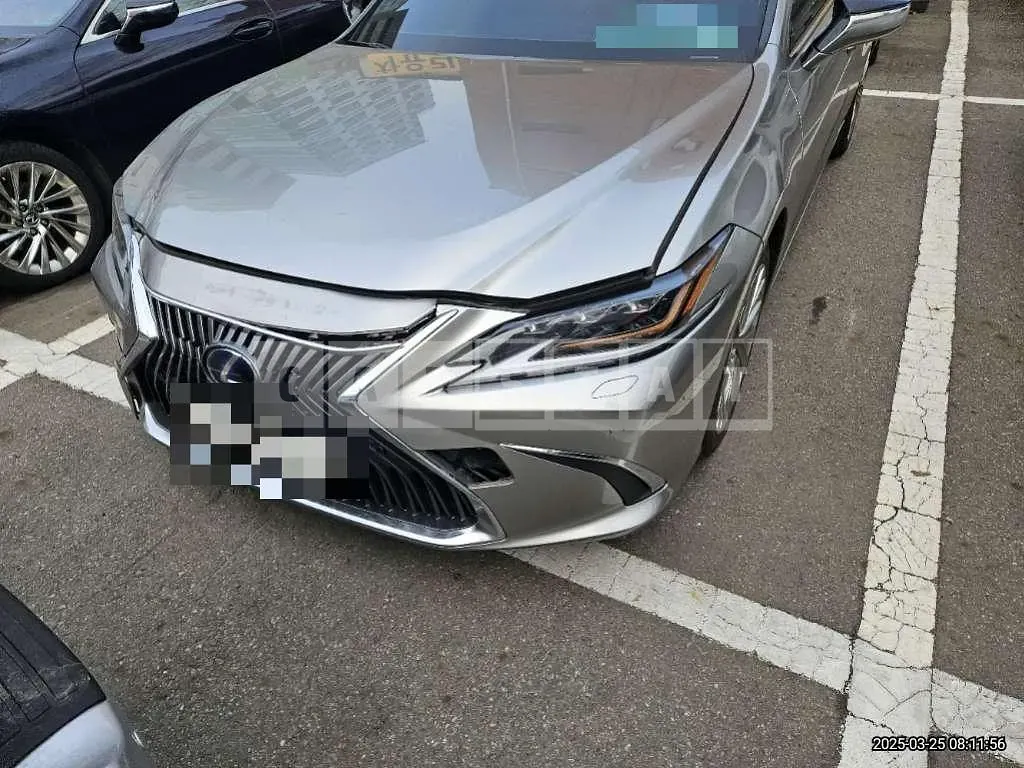 Photo 2 of 20: 2019 Lexus ES300h — Korean insurance auction
