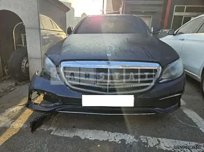 Photo 1 of 35: 2020 Mercedes-Benz E 300 4Matic — Korean insurance auction