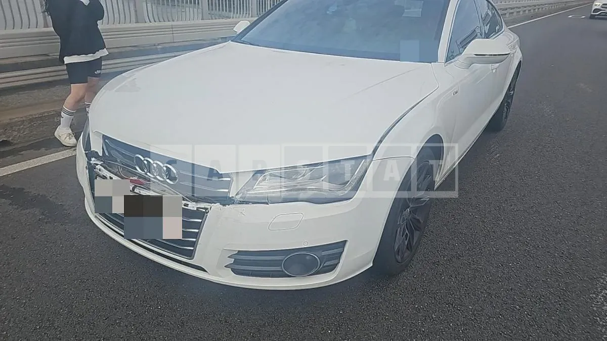 Photo 2 of 6: 2014 Audi A7 3.0 TDI quattro — Korean insurance auction