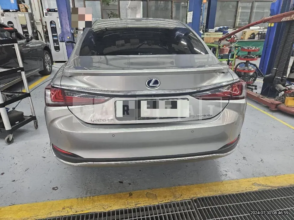 Photo 2 of 63: 2019 Lexus ES300h — Korean insurance auction