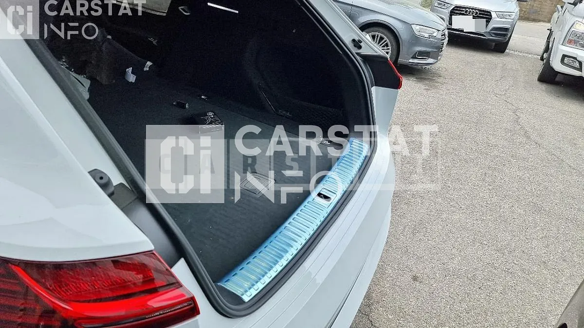 Photo 2 of 48: 2021 Audi e-tron 55 quattro, VIN WAUZZZGE8MB041714 — Korean insurance auction