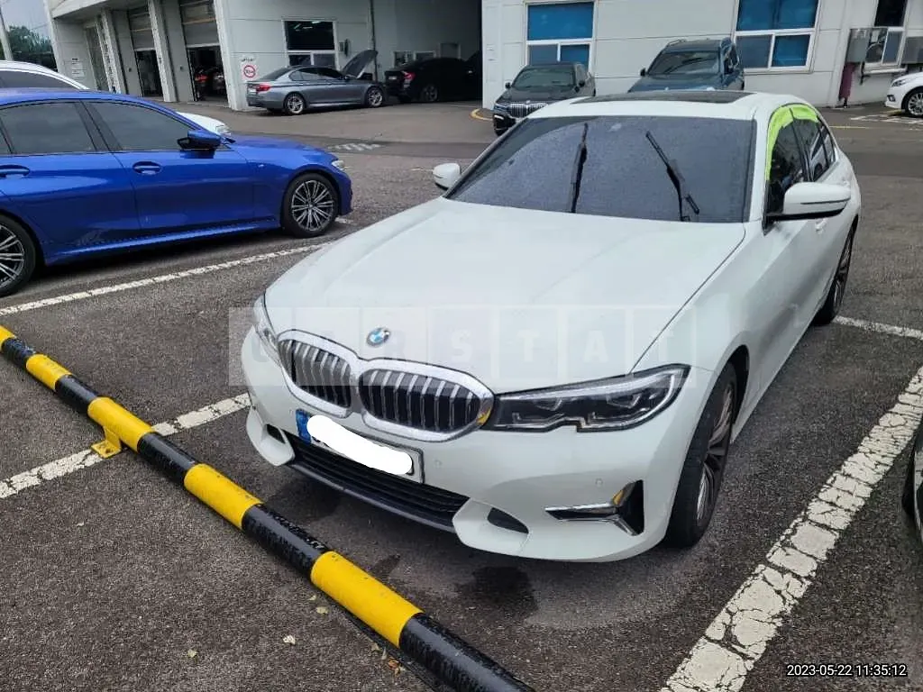 Photo 2 of 20: 2022 BMW 320d xDrive, VIN WBA5V7108NFL81709 — Korean insurance auction