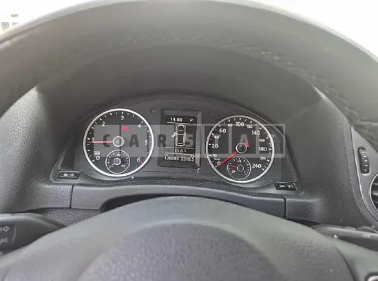 Photo 2 of 16: 2015 Volkswagen Tiguan 2.0 TDI Blue Motion, VIN WVGZZZ5NZFW605501 — Korean insurance auction
