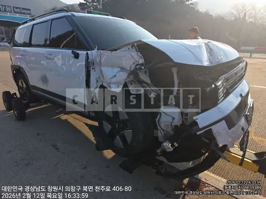 Photo 2 of 7: 2024 Hyundai Santa Fe — Korean insurance auction