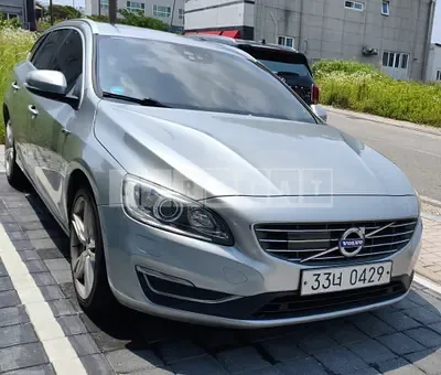 Photo 1 of 6: 2016 Volvo V60 2.0 — Korean insurance auction