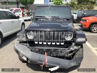 Photo 1 of 21: 2020 Jeep Wrangler Sahara, VIN 1C4HJXEN5KW560691 — Korean insurance auction