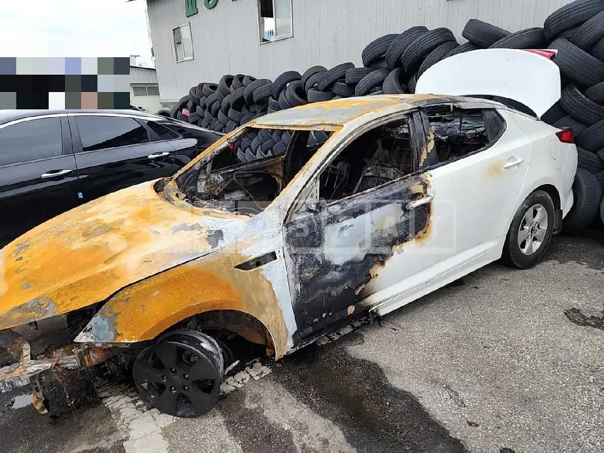 Photo 2 of 3: 2014 Kia K5 LPG — Korean insurance auction