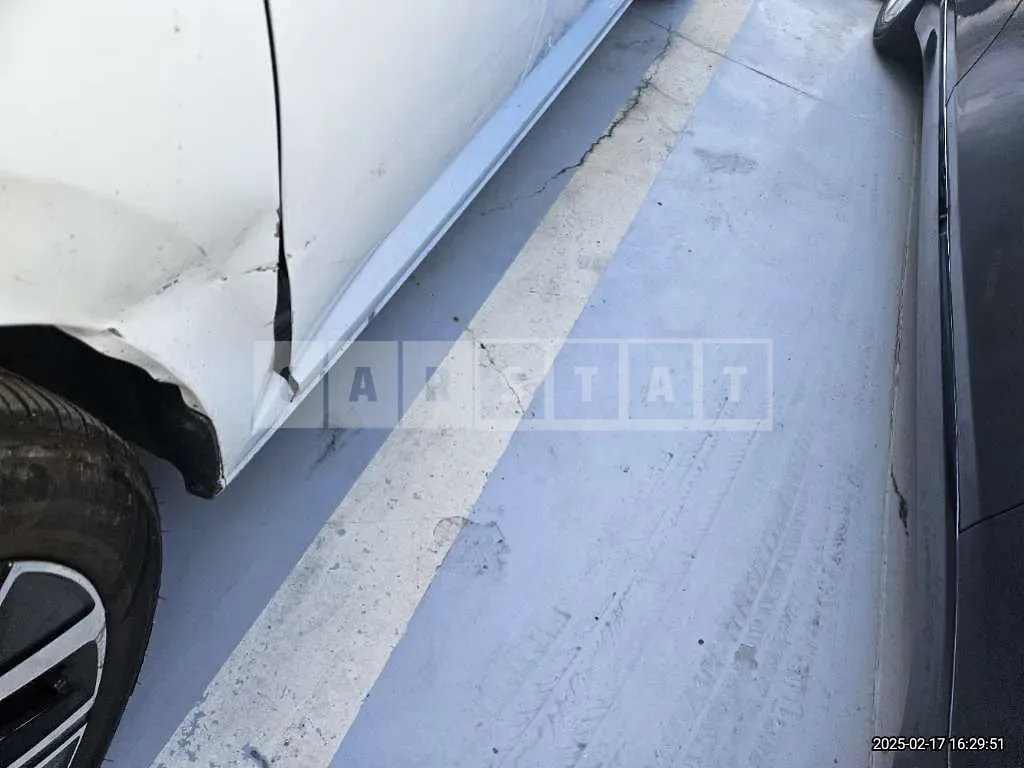 Photo 2 of 5: 2024 Volkswagen (parts) Jetta 1.5 TSI Premium — Korean insurance auction