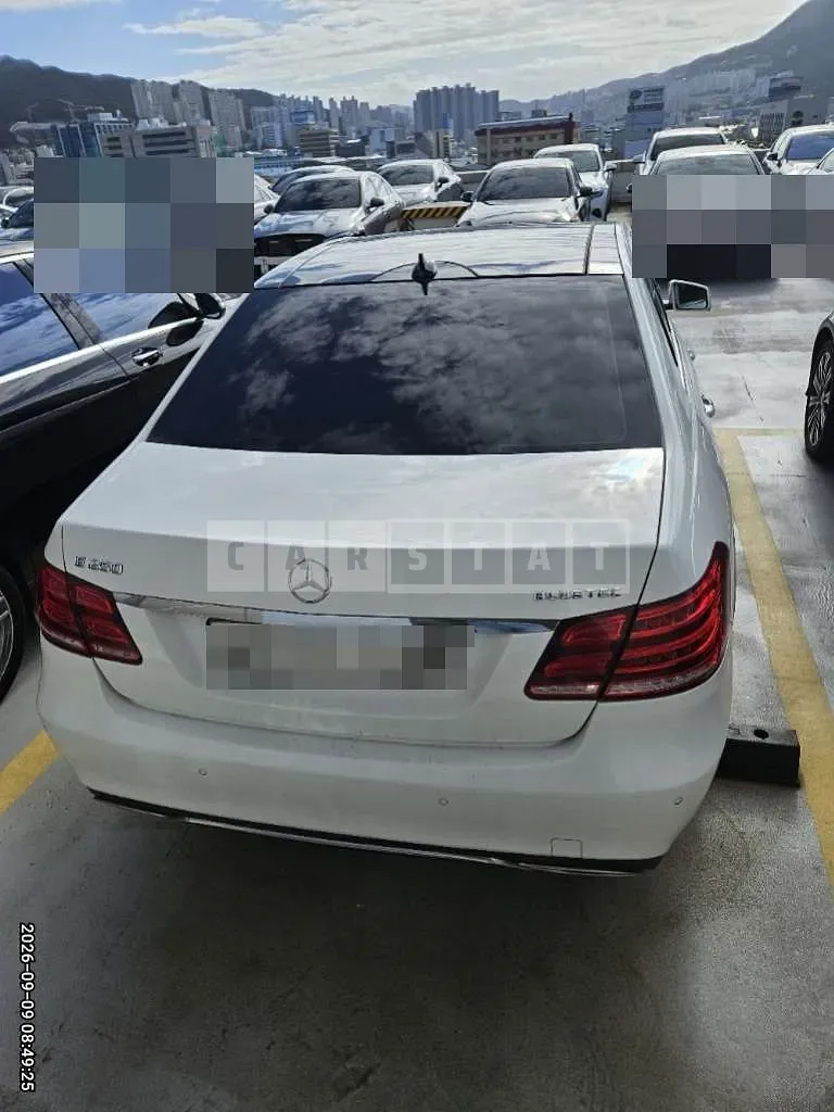Photo 2 of 30: 2015 Mercedes-Benz E250 BlueTec 4Matic — Korean insurance auction