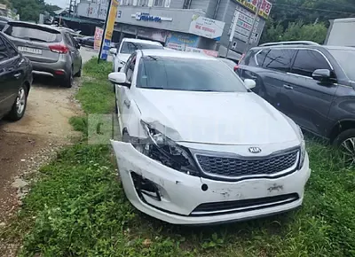 Photo 1 of 12: 2015 Kia K5, VIN KNAGN41CBFA092757 — Korean insurance auction