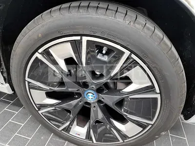 Photo 1 of 11: 2022 BMW I Series — Korean insurance auction