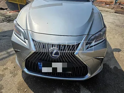 Photo 1 of 12: 2020 Lexus ES300h, VIN JTHB21B15L2105641 — Korean insurance auction