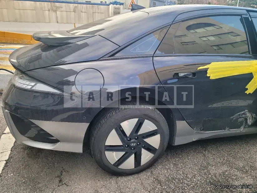 Photo 2 of 36: 2023 Hyundai IONIQ 6 Long Range, VIN KMHM541CPPA042080 — Korean insurance auction