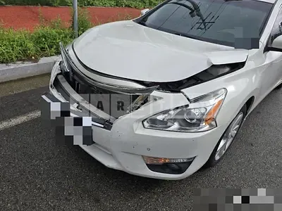 Photo 1 of 4: 2015 Nissan Altima 2.5 Tech — Korean insurance auction