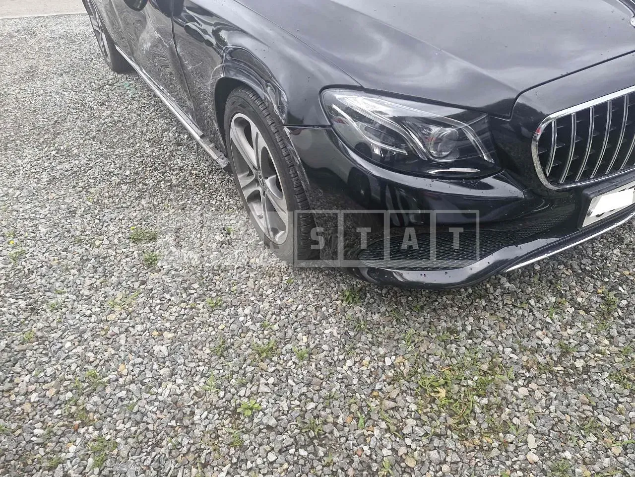 Photo 2 of 44: 2018 Mercedes-Benz E300, VIN WDDZF4JB8JA424461 — Korean insurance auction