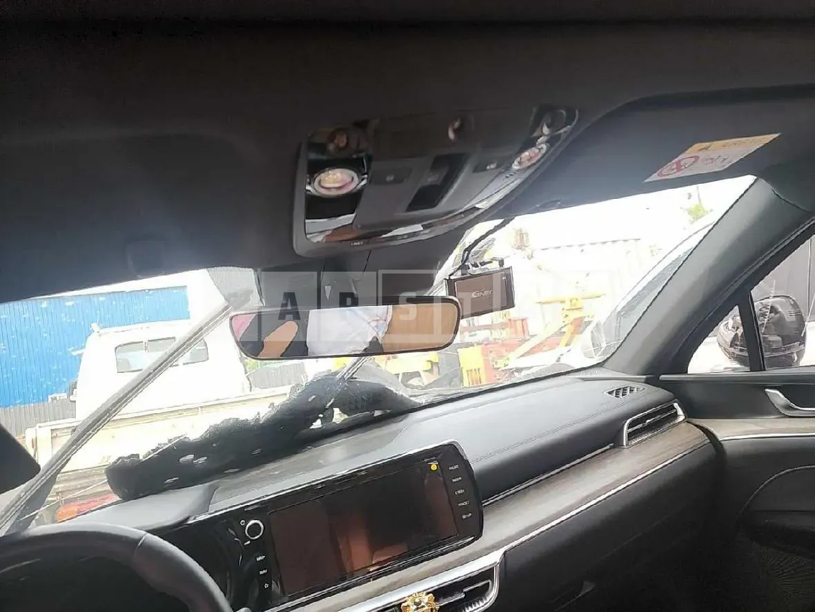 Photo 2 of 10: 2021 Kia K5 — Korean insurance auction