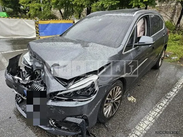 Photo 2 of 8: 2020 BMW Active Tourer — Korean insurance auction