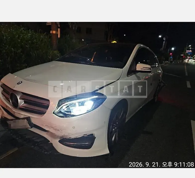 Photo 2 of 6: 2015 Mercedes-Benz B200 CDI — Korean insurance auction