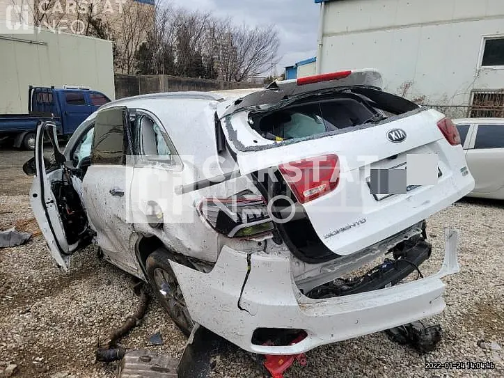 Photo 2 of 21: 2017 Kia Sorento 2.2 (4WD), VIN KNAPH81BDJA416156 — Korean insurance auction