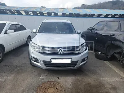 Photo 1 of 39: 2015 Volkswagen Tiguan 2.0 TDI, VIN WVGZZZ5NZFW614486 — Korean insurance auction