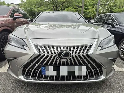 Photo 1 of 7: 2025 Lexus ES300h — Korean insurance auction