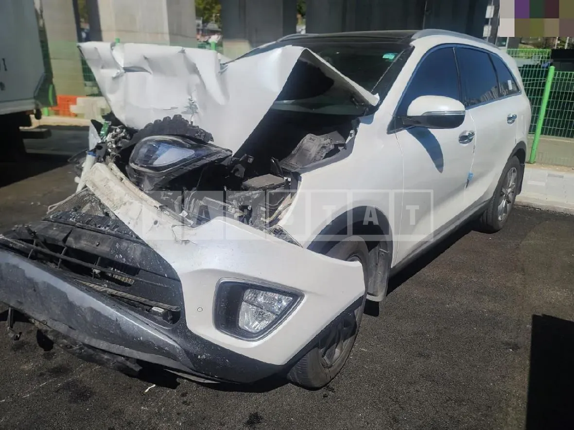 Photo 2 of 16: 2014 Kia Sorento 2.0 — Korean insurance auction