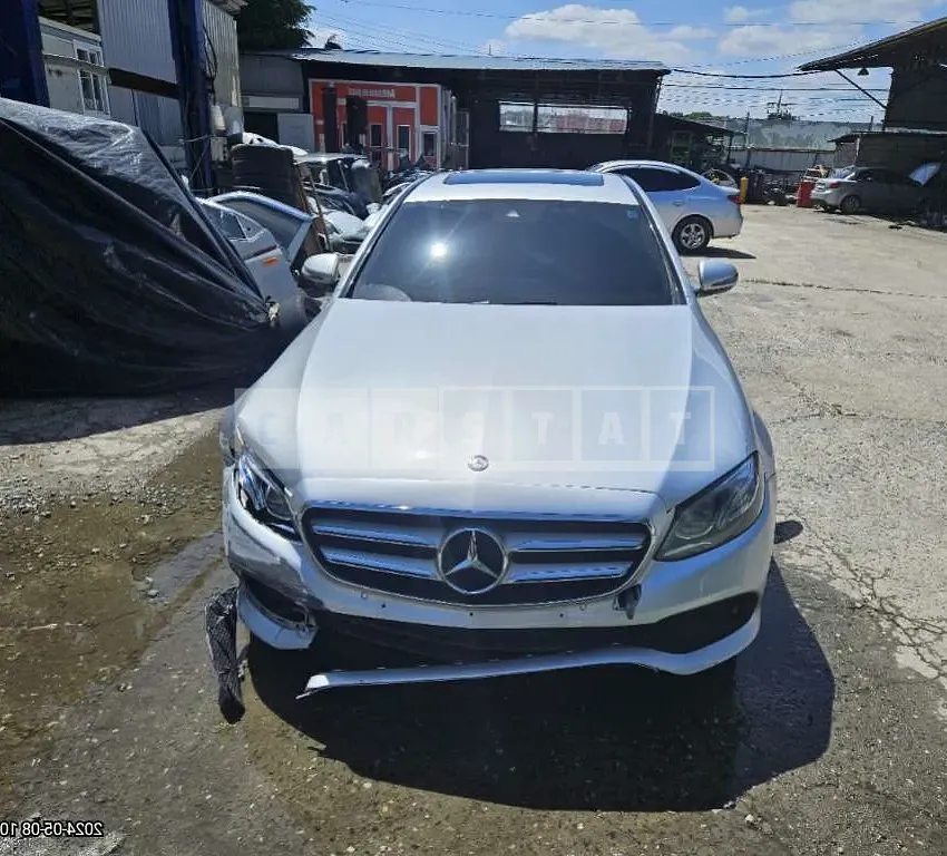 Photo 2 of 10: 2017 Mercedes-Benz E220d — Korean insurance auction