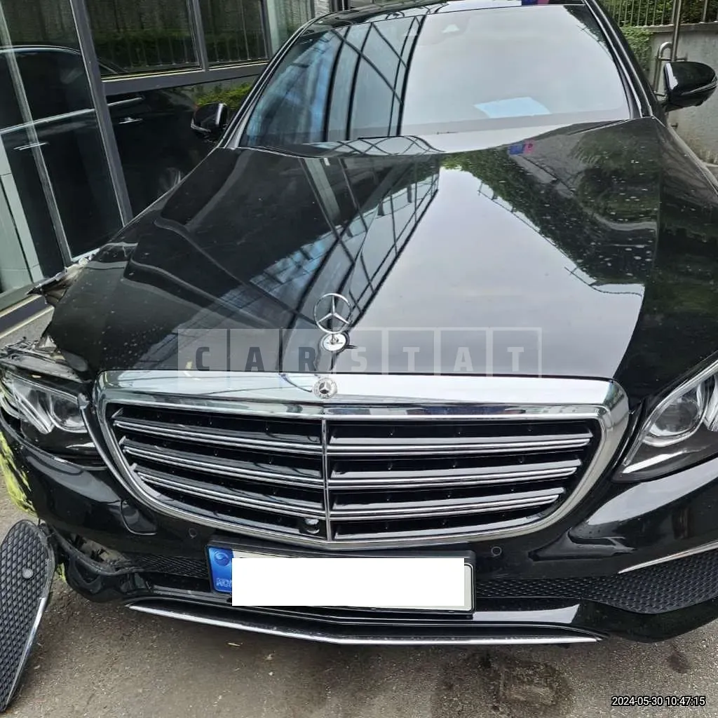 Photo 2 of 9: 2019 Mercedes-Benz E300 4Matic — Korean insurance auction