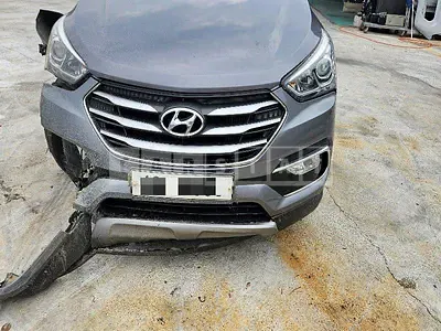 Photo 1 of 30: 2017 Hyundai Santa Fe DM — Korean insurance auction