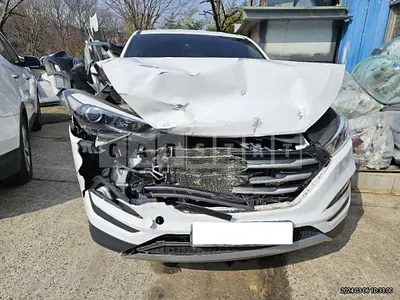 Photo 1 of 16: 2015 Hyundai Tucson, VIN KMHJ2815GGU001752 — Korean insurance auction