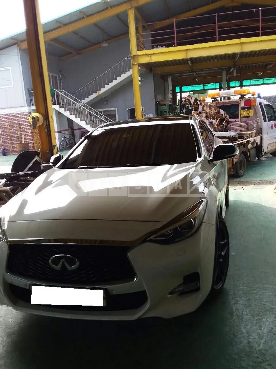 Photo 2 of 20: 2019 Infiniti Nissan Q30, VIN SJKCH53E2KA012557 — Korean insurance auction