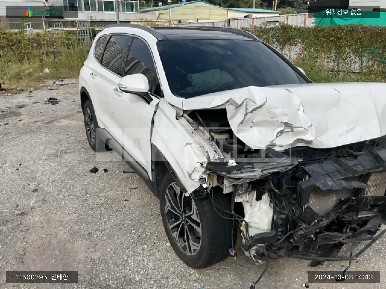 Photo 2 of 16: 2018 Hyundai Santa Fe, VIN KMHS381BBKU081480 — Korean insurance auction
