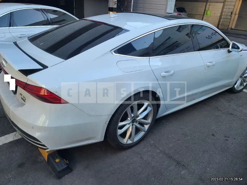 Photo 2 of 17: 2022 Audi A7 45 TDI quattro, VIN WAUZZZF28NN041171 — Korean insurance auction