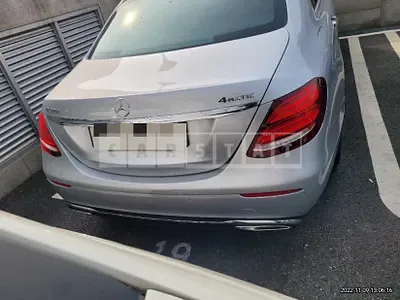 Photo 1 of 17: 2017 Mercedes-Benz E300 4Matic — Korean insurance auction