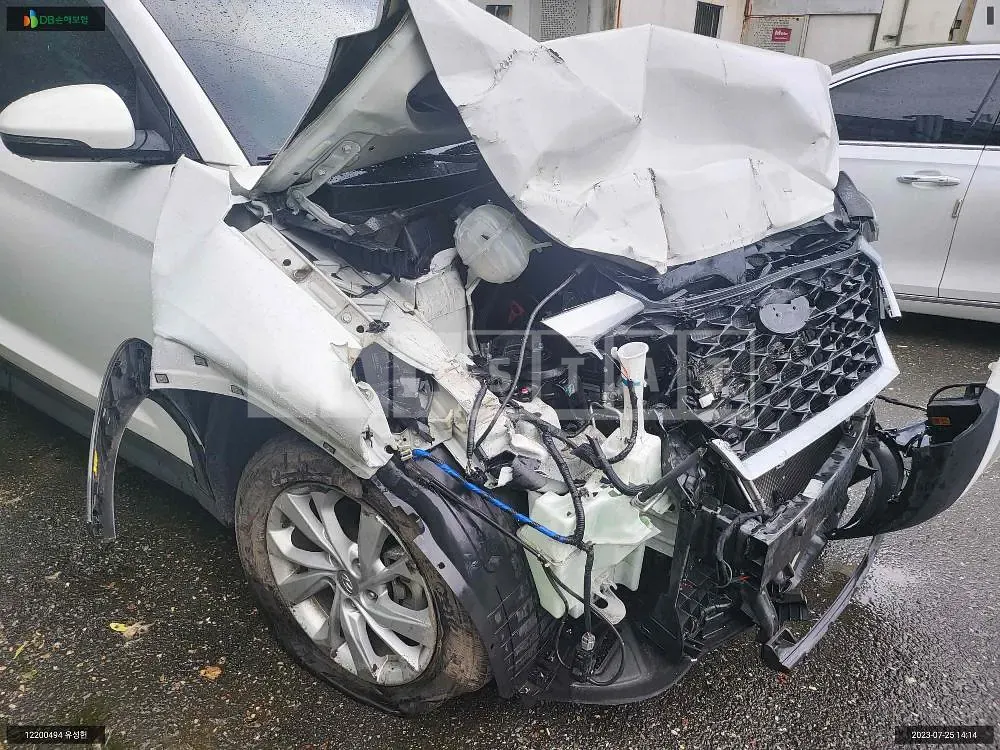 Photo 2 of 10: 2019 Hyundai Tucson, VIN KMHJ281ADKU151421 — Korean insurance auction