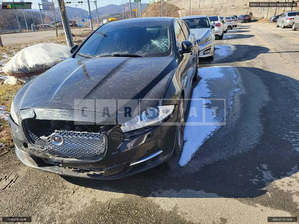 Photo 2 of 24: 2015 Jaguar XJ 3.0d Lwb, VIN SAJAA2222FNV83924 — Korean insurance auction