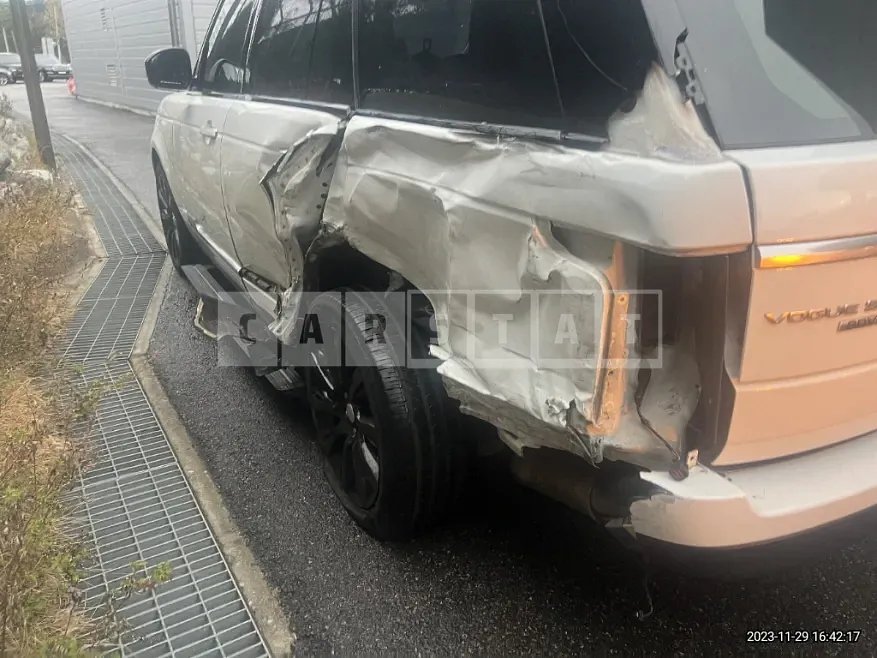Photo 2 of 54: 2015 Land Rover Range Rover 4.4d, VIN SALGA2JF9FA233056 — Korean insurance auction