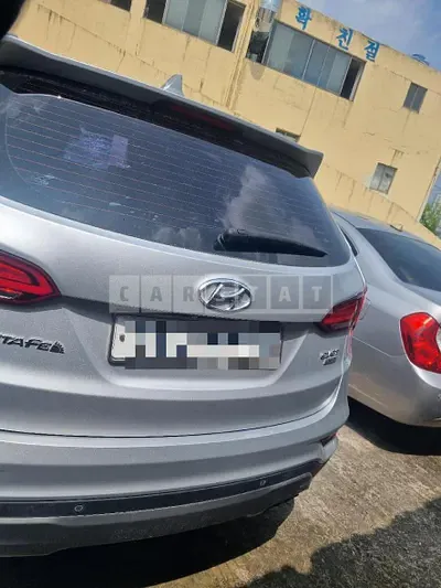 Photo 1 of 9: 2017 Hyundai Santa Fe DM 2.0 4WD — Korean insurance auction
