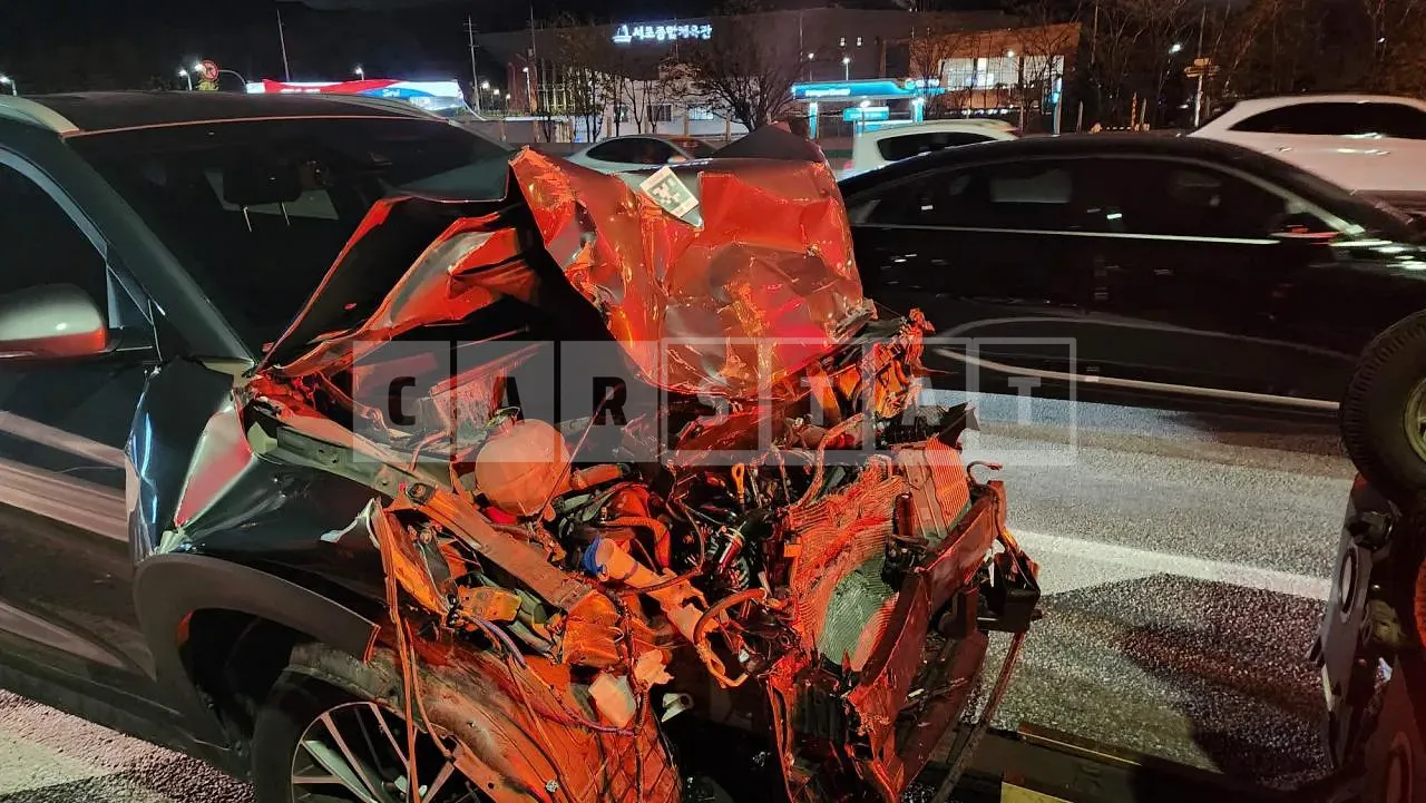 Photo 2 of 6: 2019 Hyundai Tucson, VIN KMHJ5812GKU018867 — Korean insurance auction